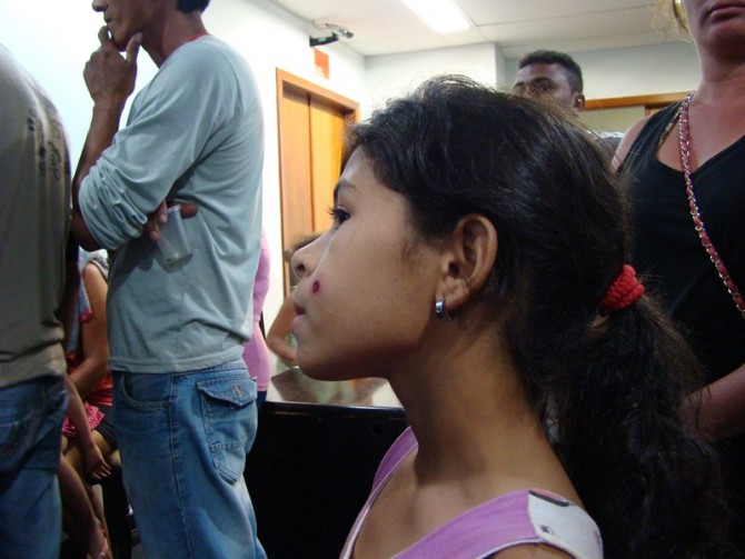 Menina de 10 anos foi atingida com balas de borracha no rosto - Foto: Defensoria Pública