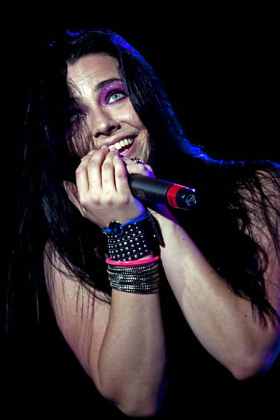 A vocalista da banda norte-americana Evanescence, Amy Lee, durante show no festival Rock In Rio Lisboa, em Portugal | Jose Sena Goulão - 25.mai.12/Efe