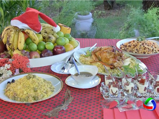 Ceia de Natal custa menos de R$ 100 e serve até 8 pessoas Ceia de Natal custa menos de R$ 100 e serve até 8 pessoas