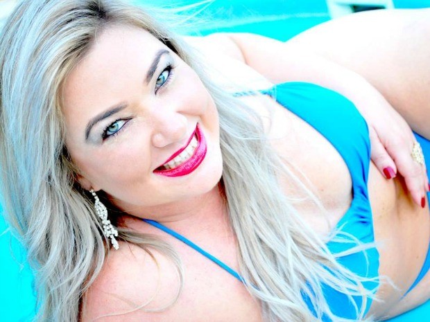 Porno amador mulher sem sutiã Filmes porno coroas com coroas
