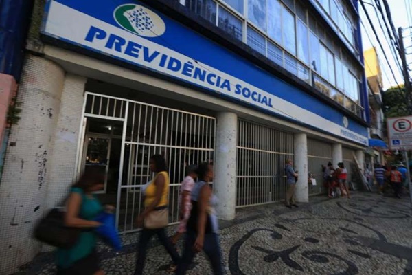 Mais de dois milhões de pensionistas podem ter pagamentos bloqueados