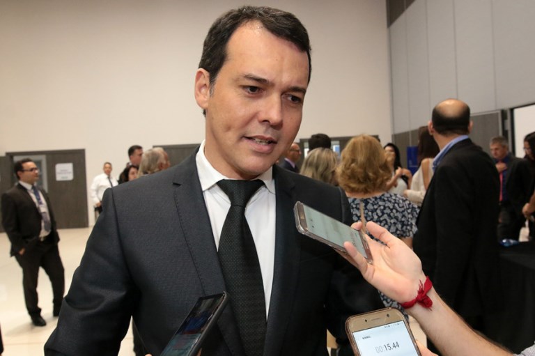 Lúdio pede que a Justiça mande Emanuel Pinheiro intervir na Santa Casa